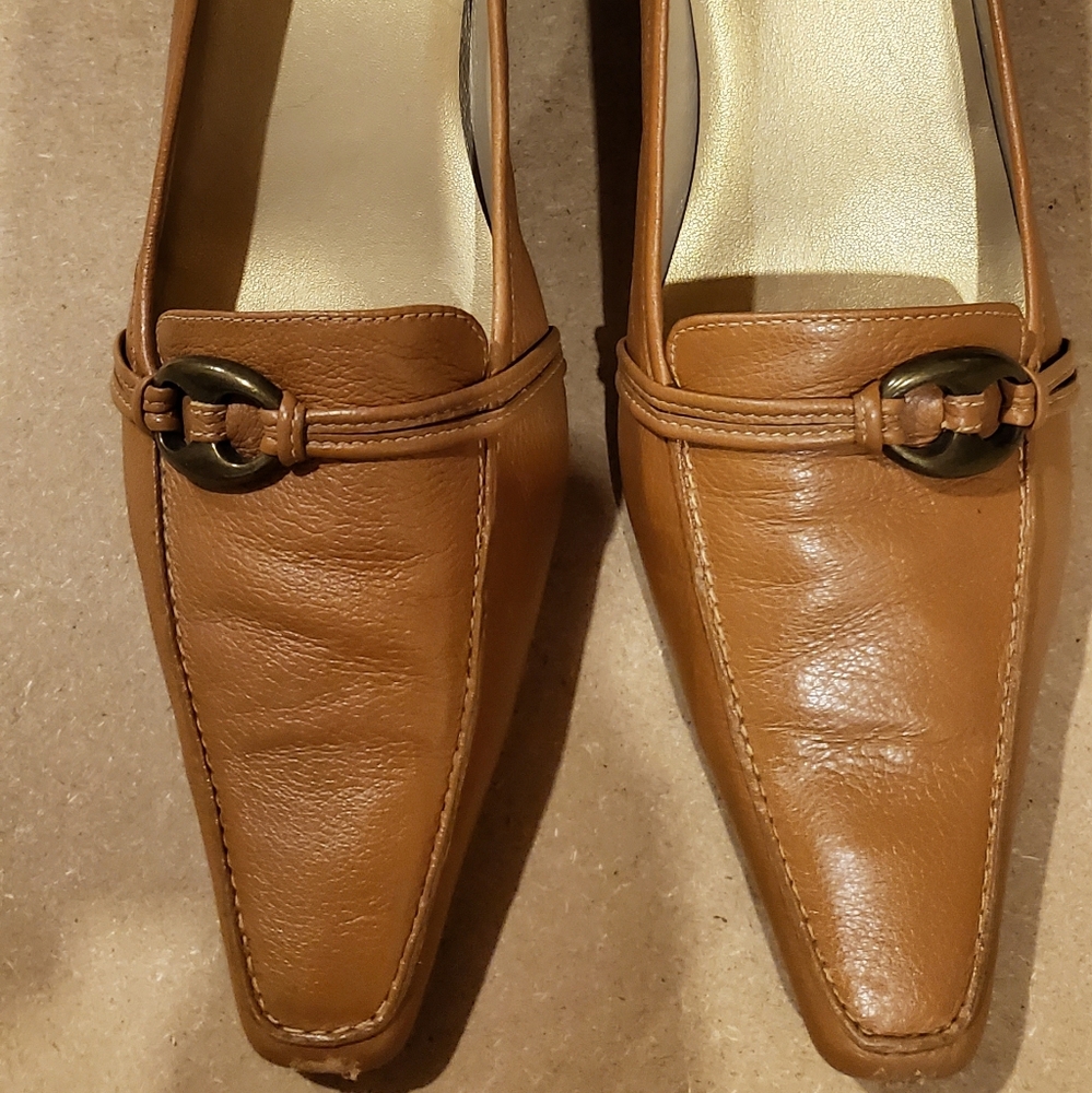 Caramel loafer heels by Unisa